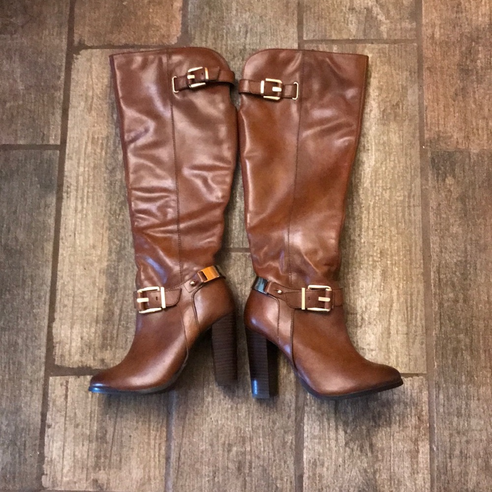 Also brown size 7 over knee boots